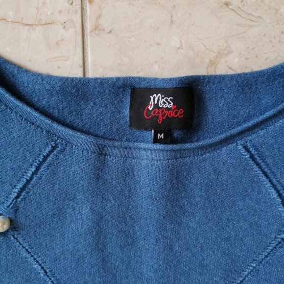 Nwot Blue sweater crystals pearls sz M - Picture 2 of 2